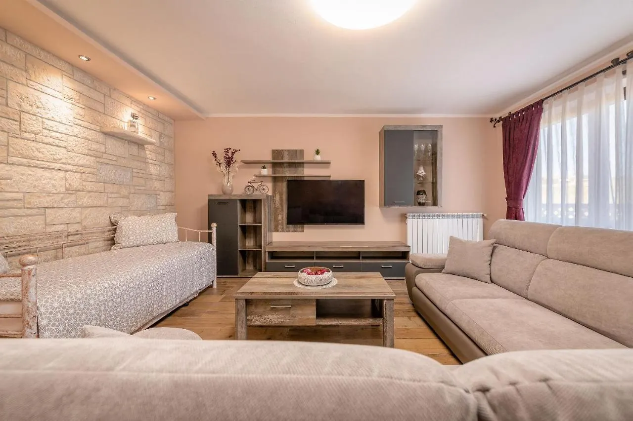 Oliva & Hedera Viridi Apartment Kastelir Croatia